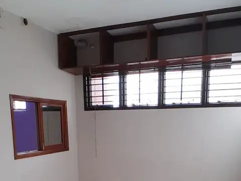 VENTA DE LOCAL COMERCIAL CON COCHERAS EN S NICOLAS