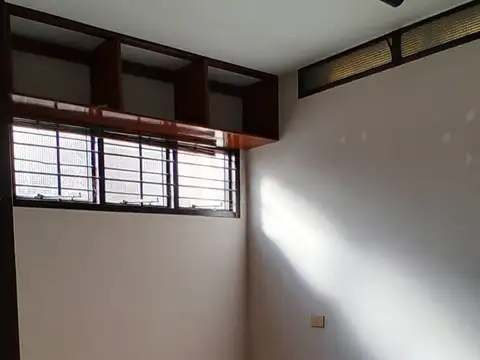 Local en Venta en San Nicolas De Los Arroyos, USD 160.000