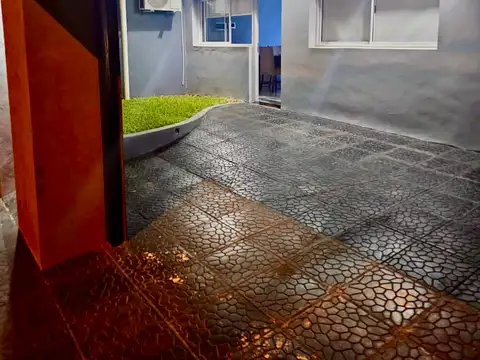 Casa 2 ambientes con 2 baños