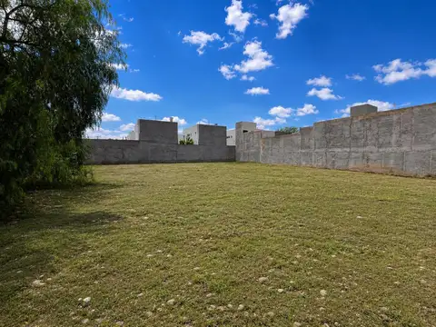 Lote de esquina en venta en Barrio Champagnat, Mendoza | Junto a Mall Davian