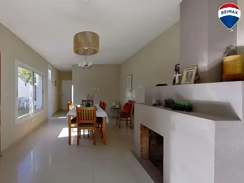Casa 6 amb venta o permuta-Lomas c/pileta climatiz