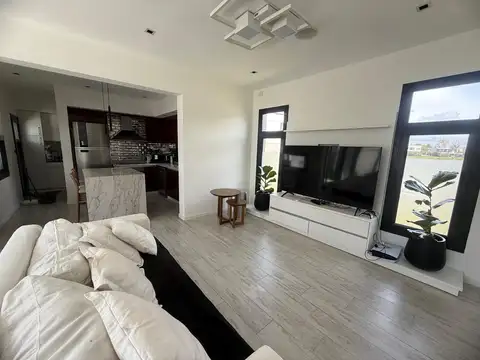 Casa en Venta en Los Troncos, USD 350.000