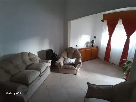 Casa 3 ambientes con 2 baños
