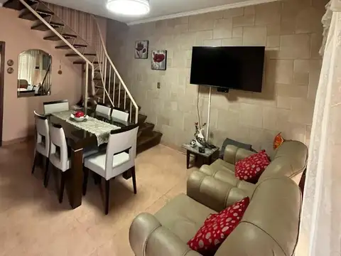 Depto Tipo Casa en Venta de 3 dormitorios