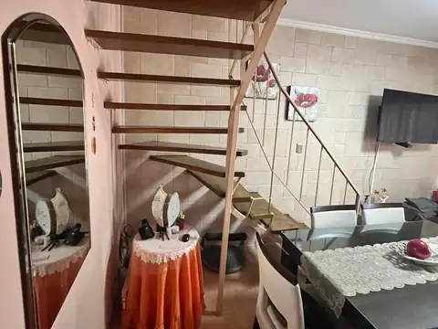 Depto Tipo Casa 4 ambientes con 1 baño