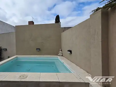 Casa 5 ambientes con 2 baños