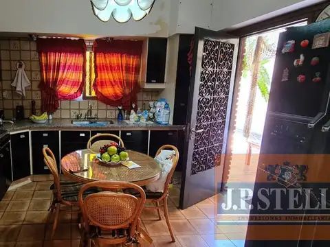 Casa 3 Ambientes 180 m² - Garage 3 Autos - Quincho - San Justo