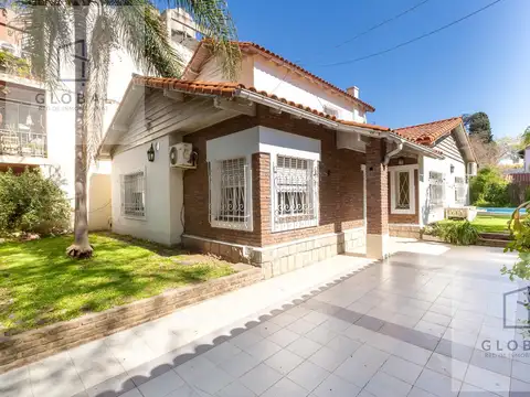 Venta de casa Acasusso 3 suites y escritorio