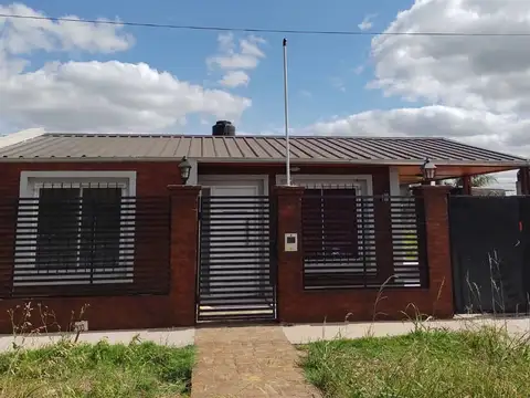 Importante esquina comercial - Apto crédito - Sobre Avenida Principal