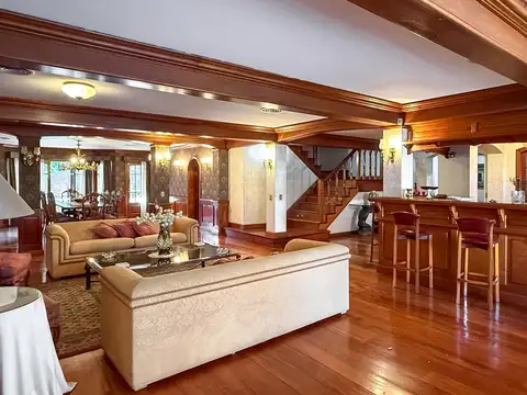 Casa 9 ambientes con 7 baños