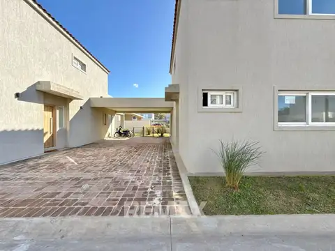 Casa en Venta en Pilar, USD 210.000