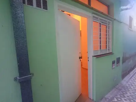 Depto Tipo Casa en Alquiler de 2 ambientes