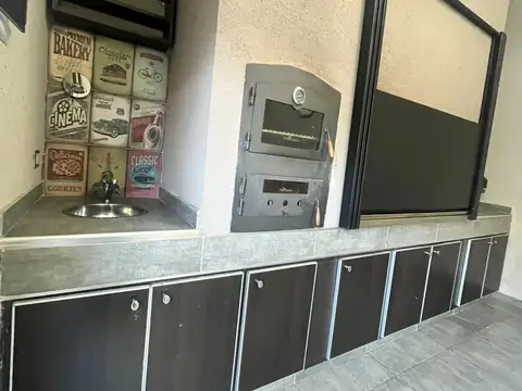 Casa en Venta con 1 cochera