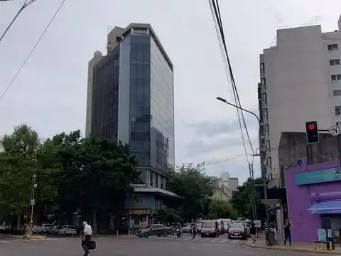 Diag. 74 Esq. 46 Piso 2