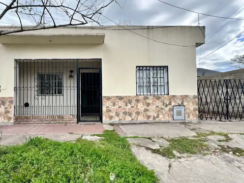 CASA 3 AMBIENTES EN VENTA EN KORN CON DEPARTAMENTO