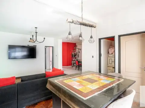 Casa 4 ambientes con 2 baños
