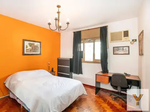 Casa en venta - 3 Dormitorios 2 Baños - Liniers