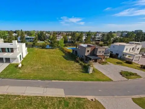 Lote en venta al agua en San Eliseo Golf & Country