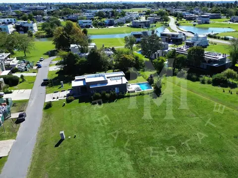 Terreno doble en venta en Greenville Polo & Resort