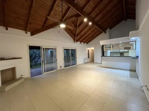 Casa en Alquiler de 3 dormitorios