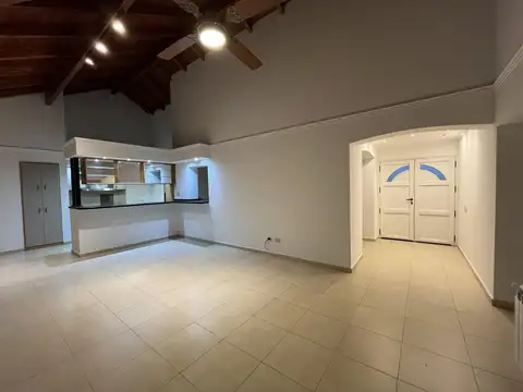 Casa en Alquiler en Funes, USD 2.000