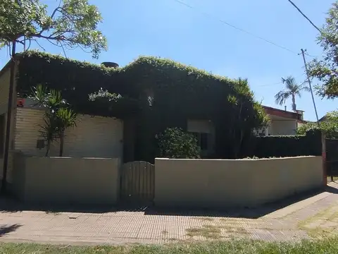 REMAX VENDE CASA DE 3 DORMITORIOS EN SANTO TOME