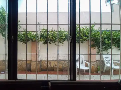 ALQUILER COMERCIAL CASA A MTS DE AV ACONQUIJA