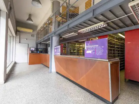 LOCAL COMERCIAL EN ALQUILER – POLO AUTOMOTRIZ