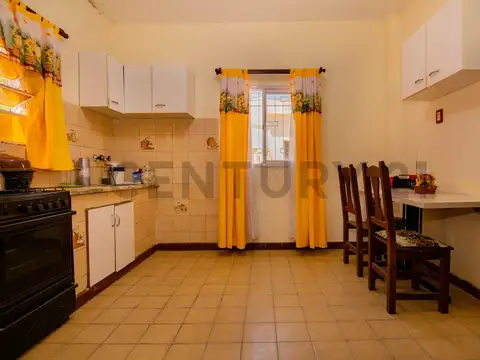 Casa 5 ambientes con 2 baños