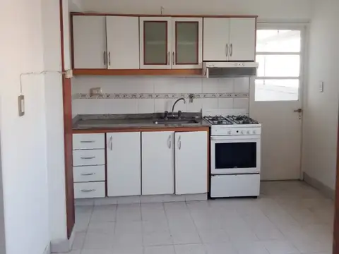 Departamento en Alquiler en Floresta, $ 900.000