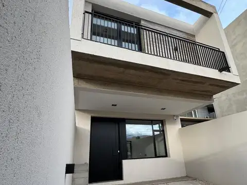Depto Tipo Casa en Venta de 5 ambientes