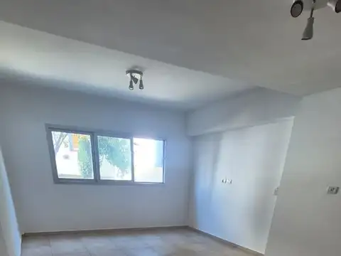 ALQUILER DEPARTAMENTO MONOAMBIENTE CASTELAR CENTRO