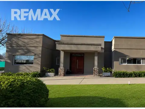 Casa en venta en Club de Campo Los Puentes – Luján