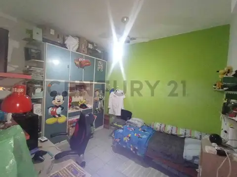 VENTA CASA DE  4 AMBIENTES CON GARAGE CERRADO EN OGORMAN 937,LA MATANZA.