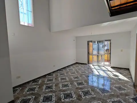 Depto Tipo Casa en Venta en Gonzalez Catan Centro, USD 80.000