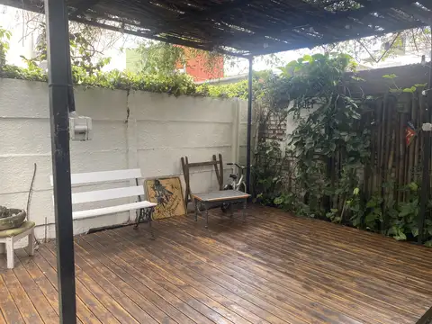 Depto Tipo Casa 7 ambientes con 2 baños