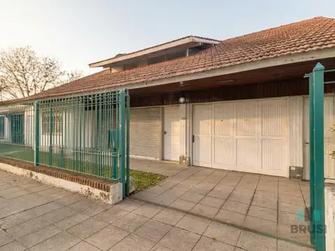 Venta casa Adrogué excelente ubicación