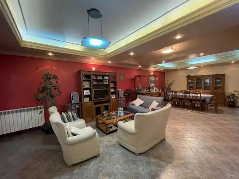 Expectacular Casa En Villa Lugano Para Familia Numerosa