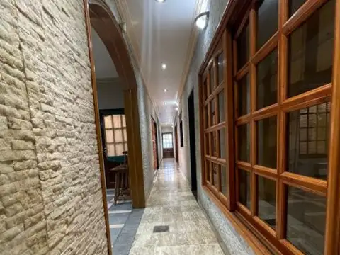 Casa 5 ambientes con 3 baños