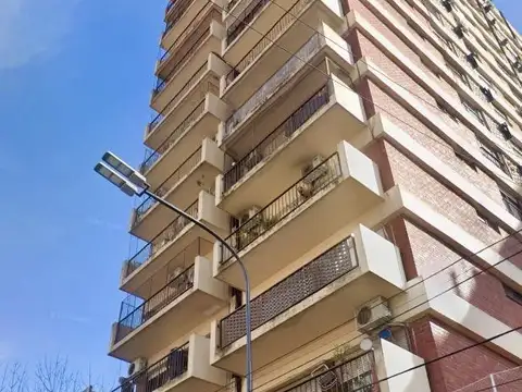 1 AMB LUMINOSO EN PLENO V. URQUIZA