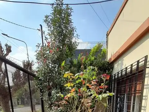 VENTA CASA 5 AMBIENTES EL PALOMAR