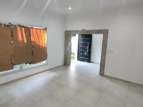 Casa 3 ambientes con 2 baños