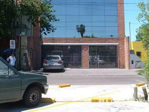 Edificio Comercial en alquiler de 673 m2 en San Isidro