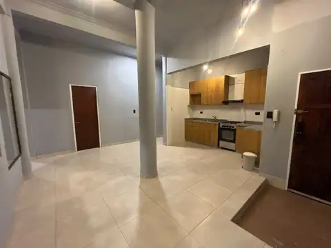 Depto Tipo Casa en Alquiler en Flores, $ 1.700.000