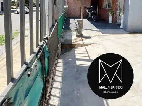 Casa 4 ambientes con 2 baños