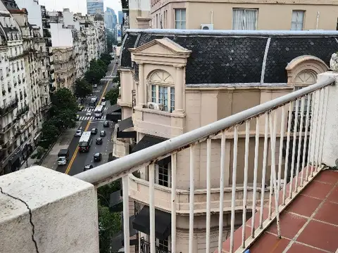 Montevideo 1000, Piso 9