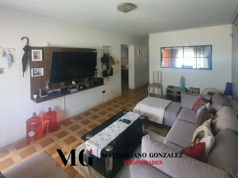 Casa 5 ambientes con 2 baños