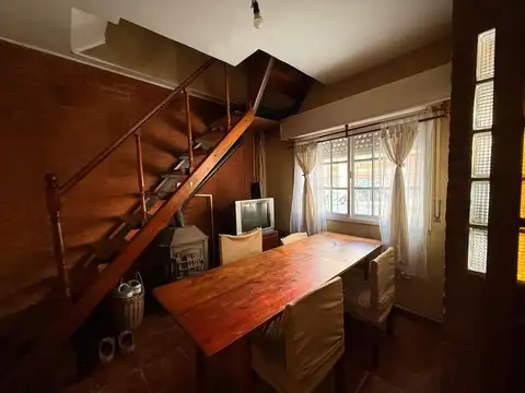 Depto Tipo Casa 4 ambientes con 2 baños