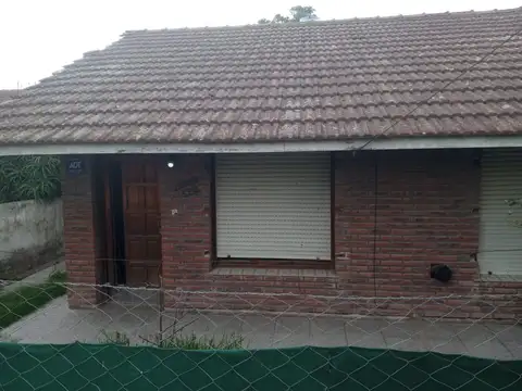Casa 3 ambientes con 2 baños
