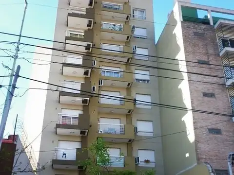 DEPARTAMENTO 2 amb 3 c estacion - zona universidad - Moron